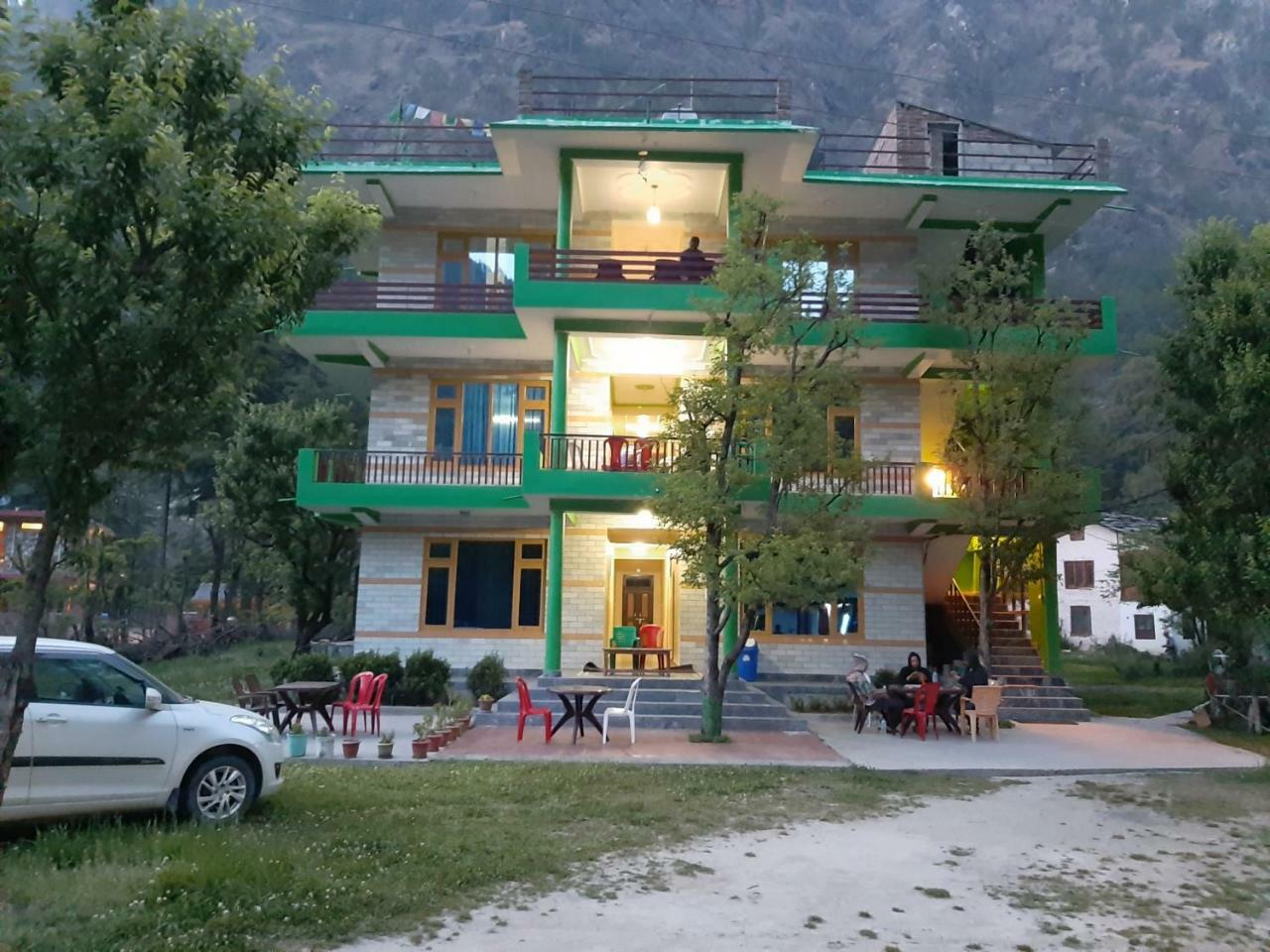 Hotel The Royal Orchard Kasol Exterior foto