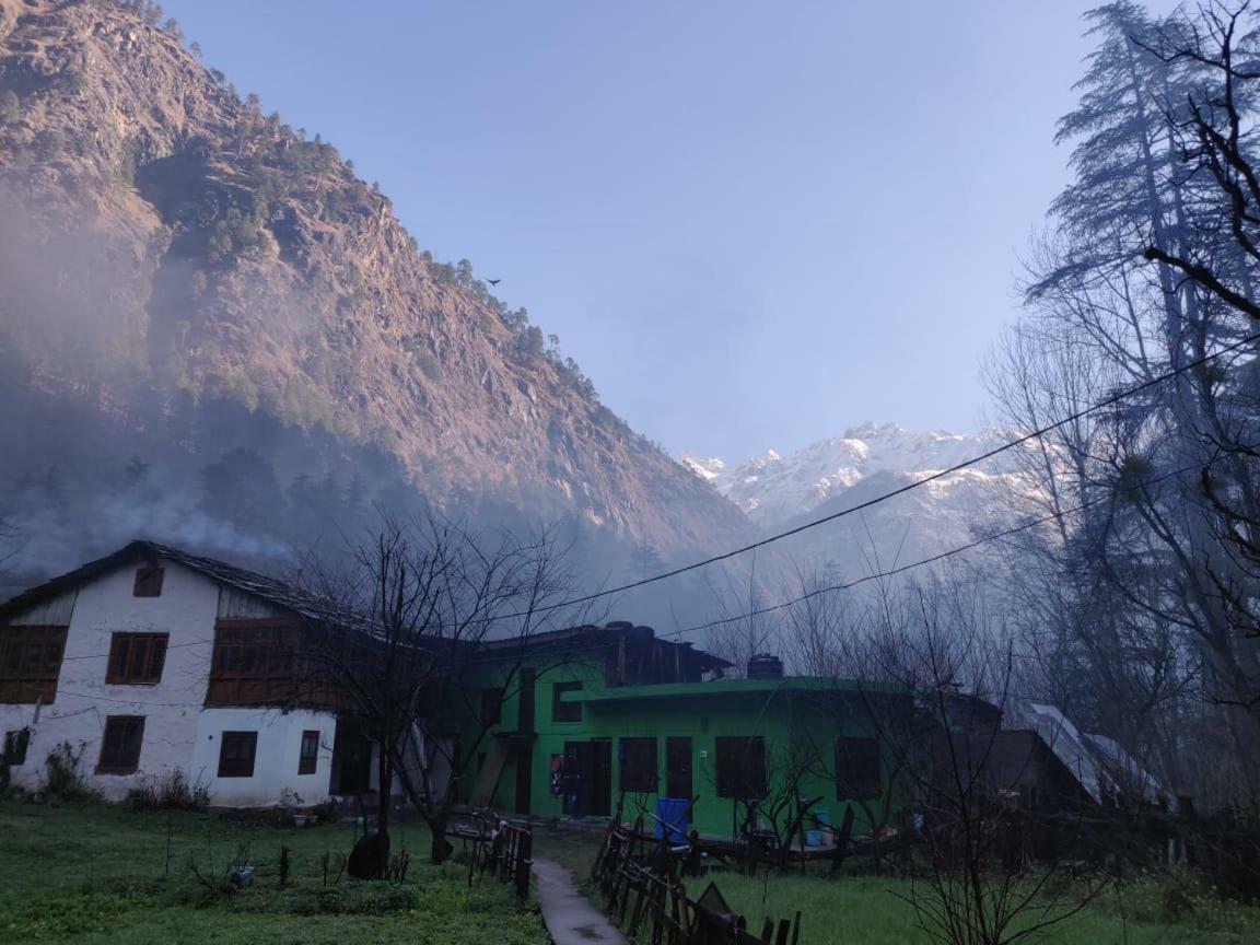 Hotel The Royal Orchard Kasol Exterior foto